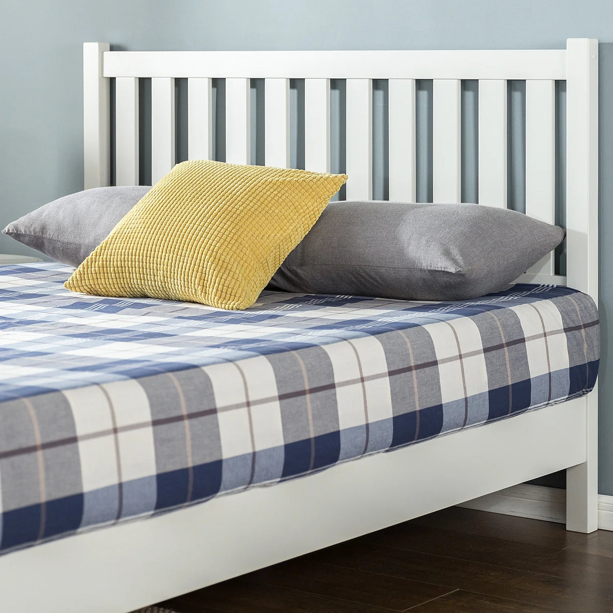 Wood Platform Bed Frame with Headboard, Full O638879