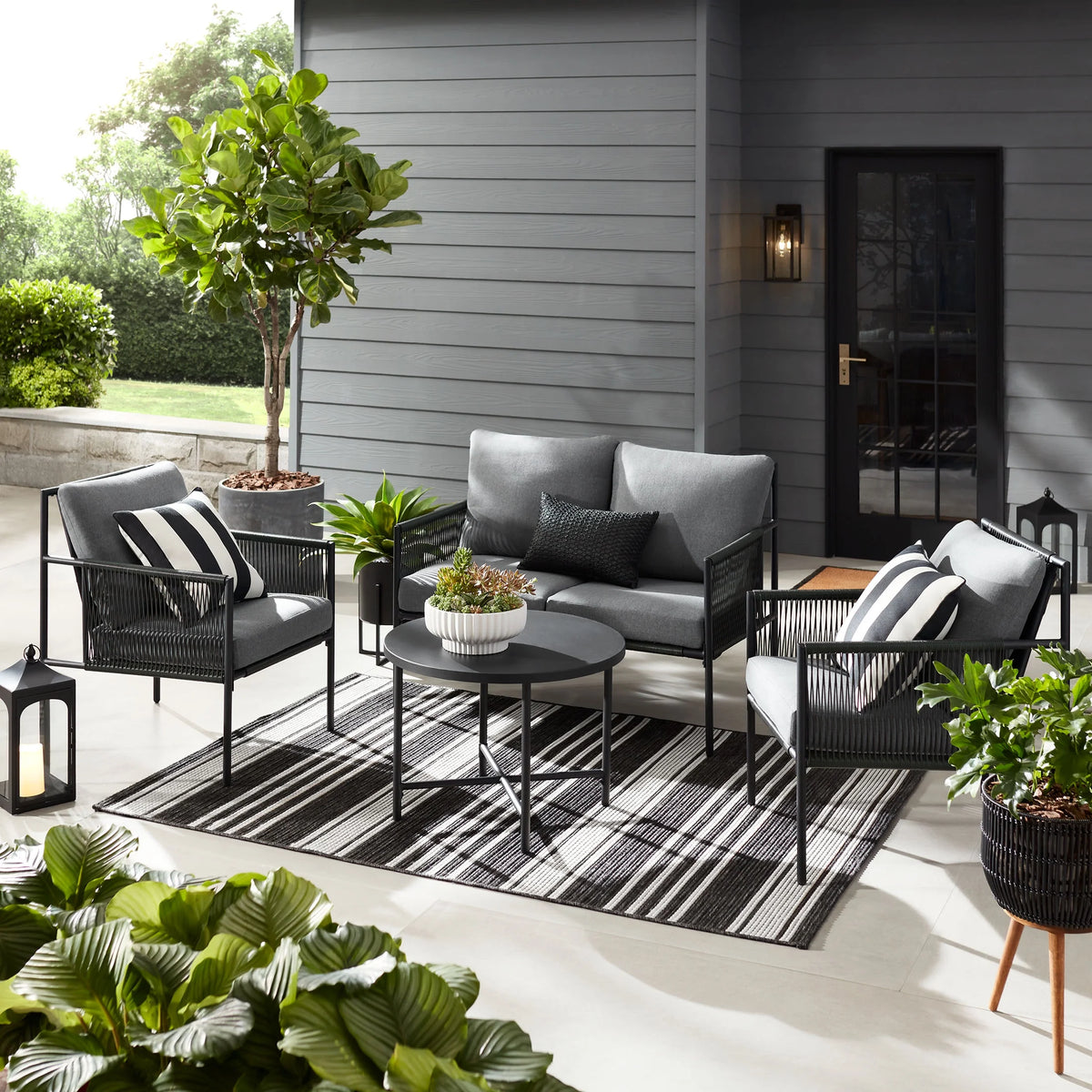 4-Piece Outdoor Conversation Set X28106
