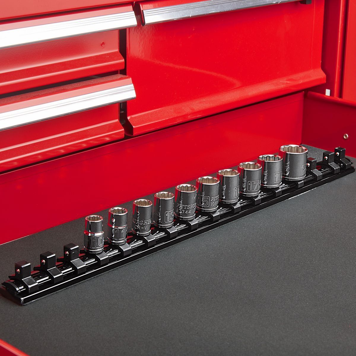 3/8 in. Magnetic Socket Rail Y85906